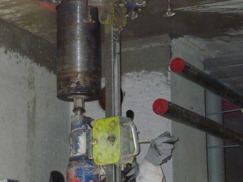 Überkopfbohrungen